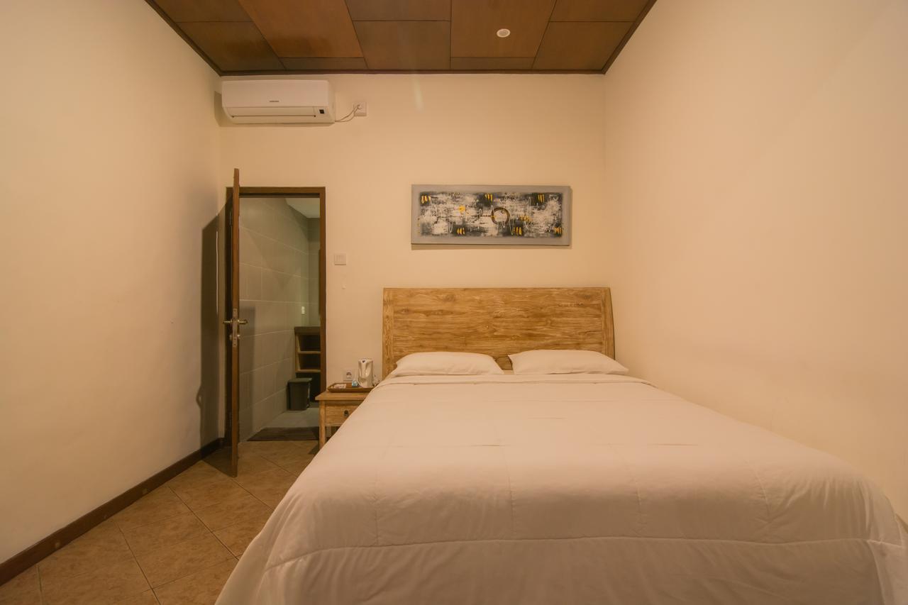 Bale Seminyak Bed & Breakfast Exterior photo