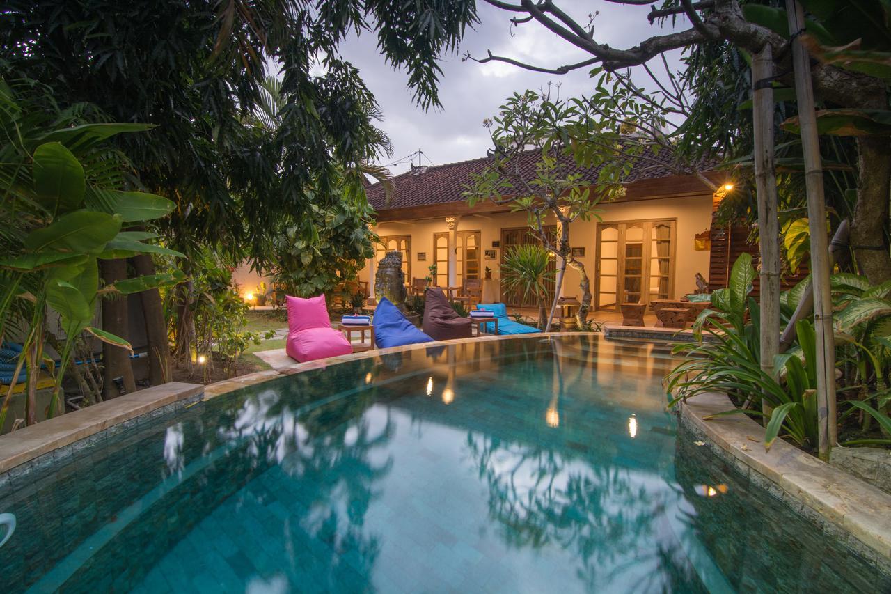 Bale Seminyak Bed & Breakfast Exterior photo