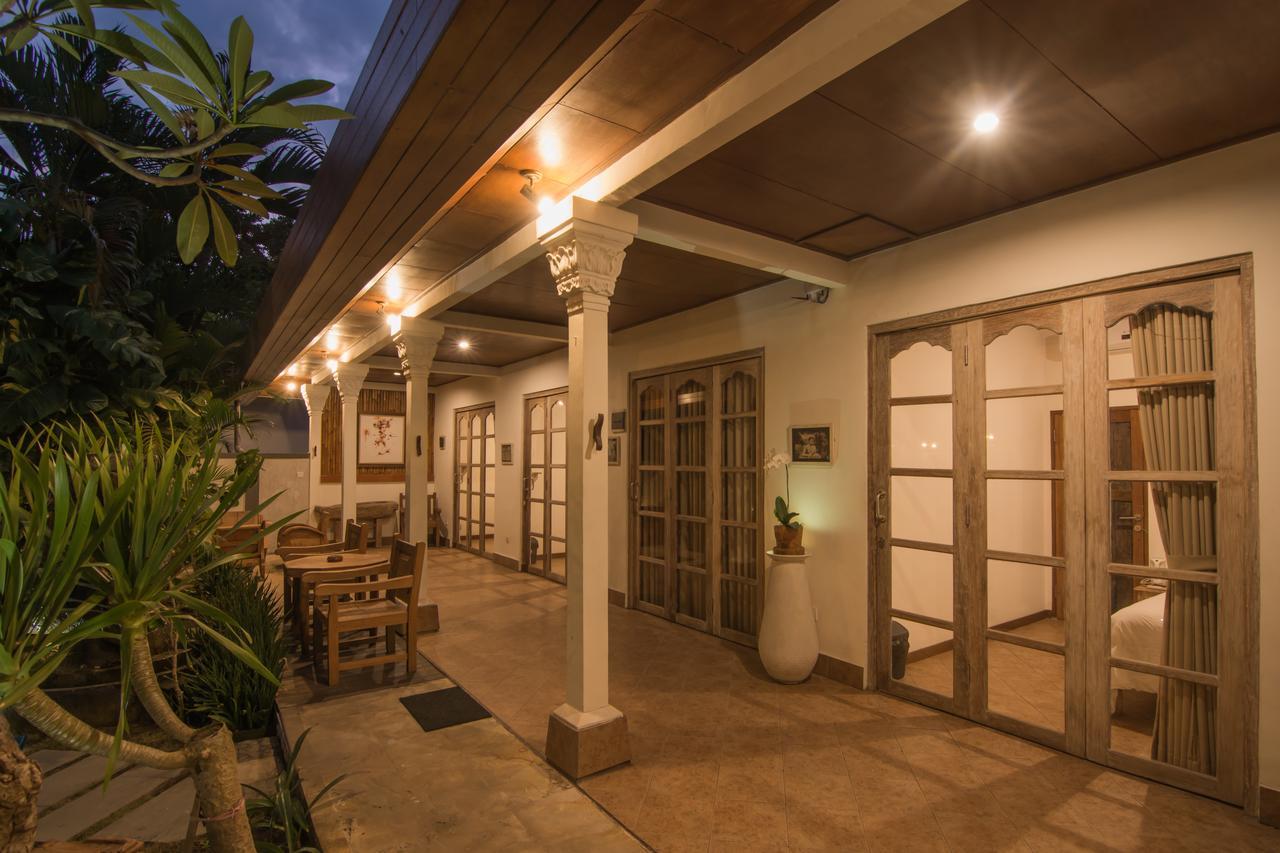 Bale Seminyak Bed & Breakfast Exterior photo