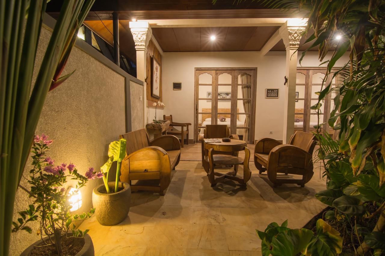 Bale Seminyak Bed & Breakfast Exterior photo
