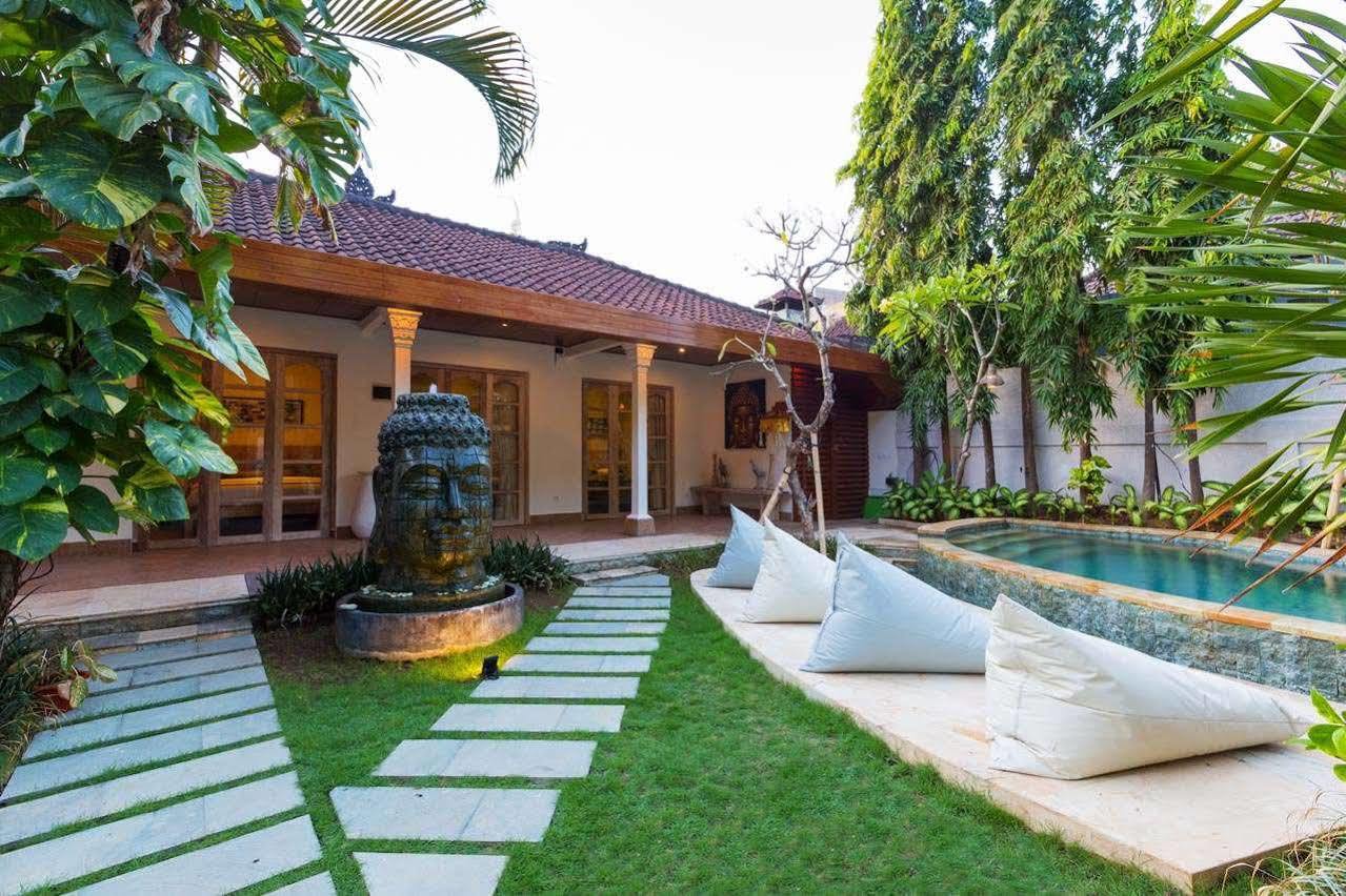 Bale Seminyak Bed & Breakfast Exterior photo