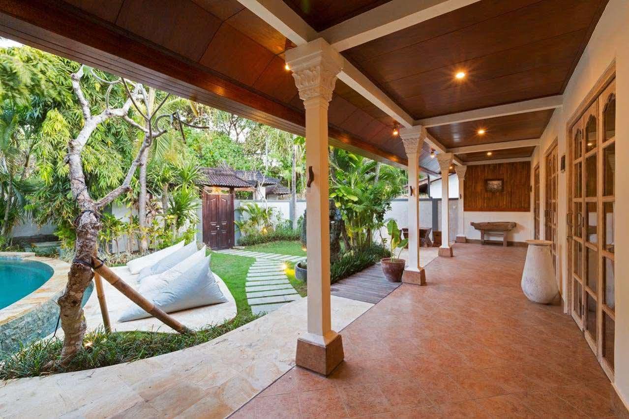 Bale Seminyak Bed & Breakfast Exterior photo