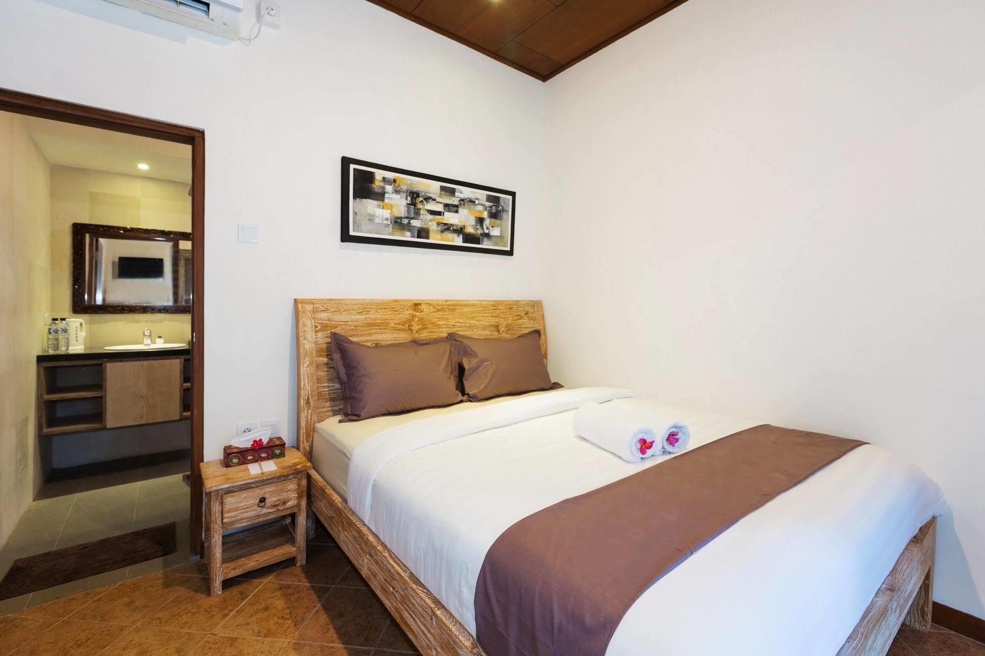 Bale Seminyak Bed & Breakfast Exterior photo
